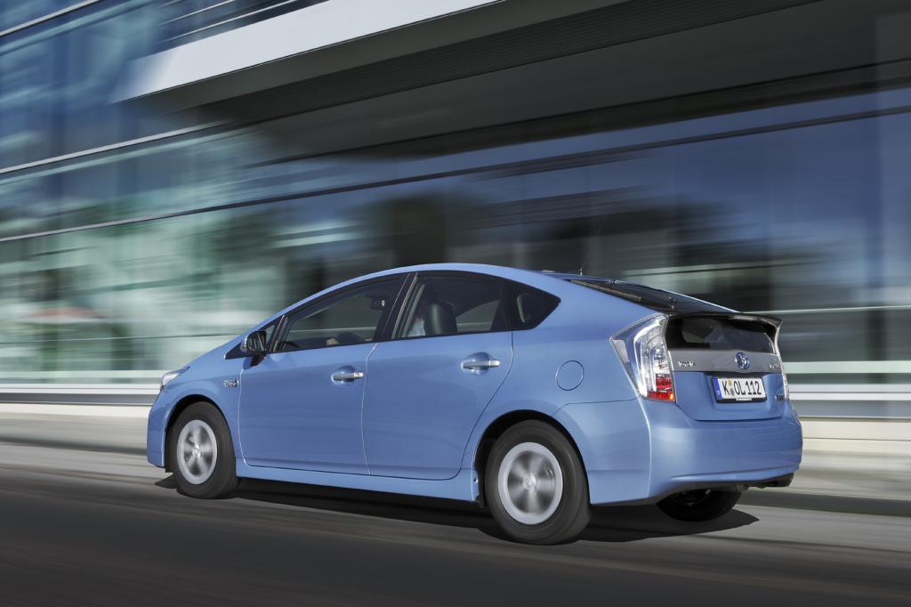 Der Toyota Prius Plug-in basiert auf dem Standard-Hybrid Prius, hat aber eine größere Batterie