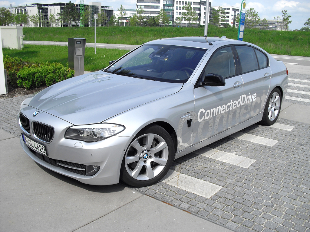 Dieser 5er-Prototyp von BMW ist vollgestopft mit Technik für automatisiertes Fahren.