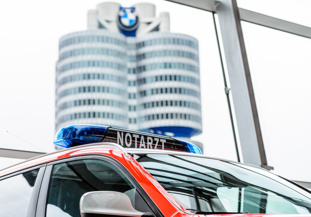 Erste Hilfe aus München, für Bayern – Notärzte fahren BMW X3