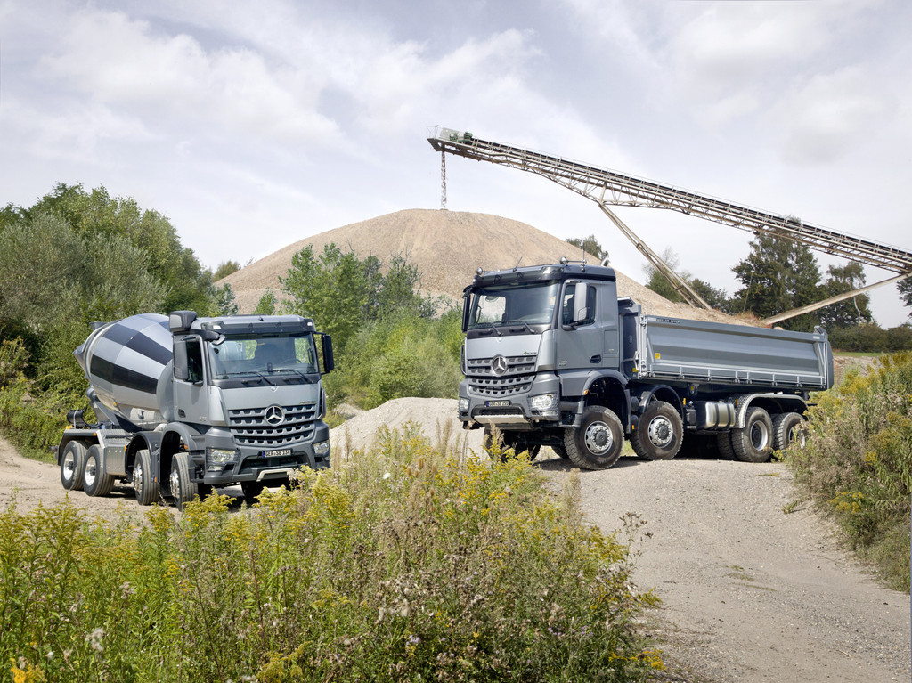 Erster Mercedes-Benz Arocs läuft vom Band