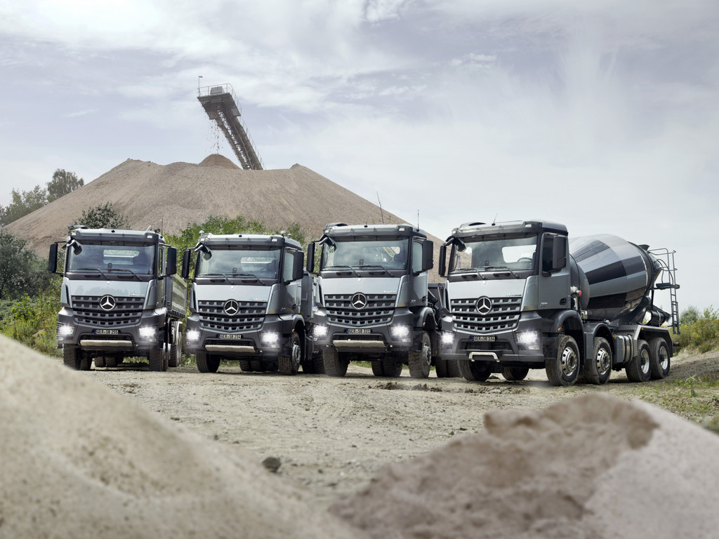 Erster Mercedes-Benz Arocs läuft vom Band
