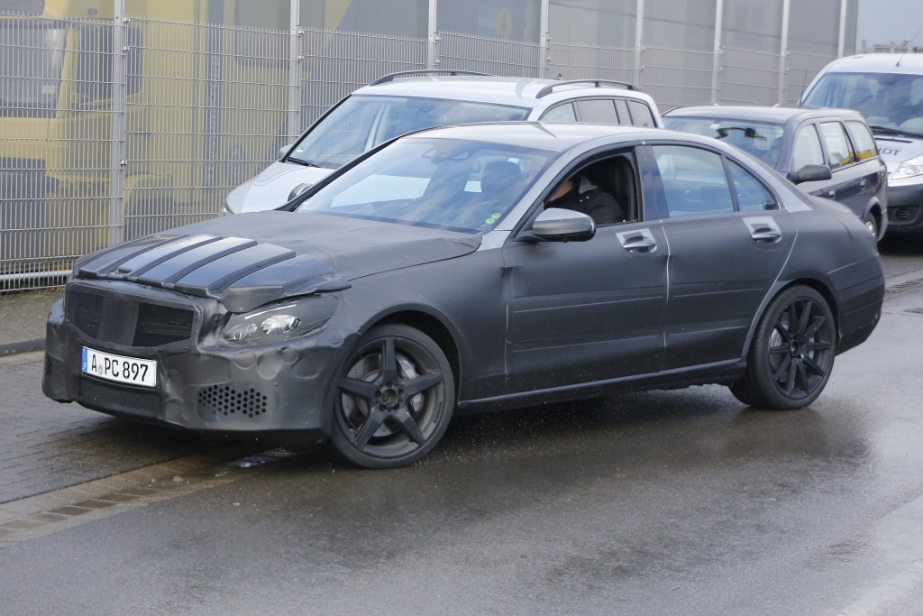 Erwischt: Erlkönig Mercedes C 55 AMG  - Die Super-Sport Limousine