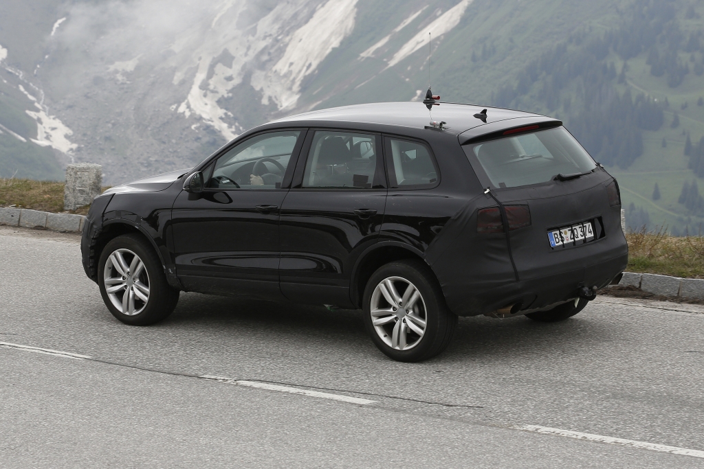 Erwischt: Erlkönig VW Touareg Facelift - SUV in Uniform