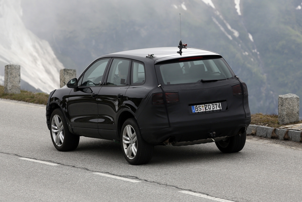Erwischt: Erlkönig VW Touareg Facelift - SUV in Uniform