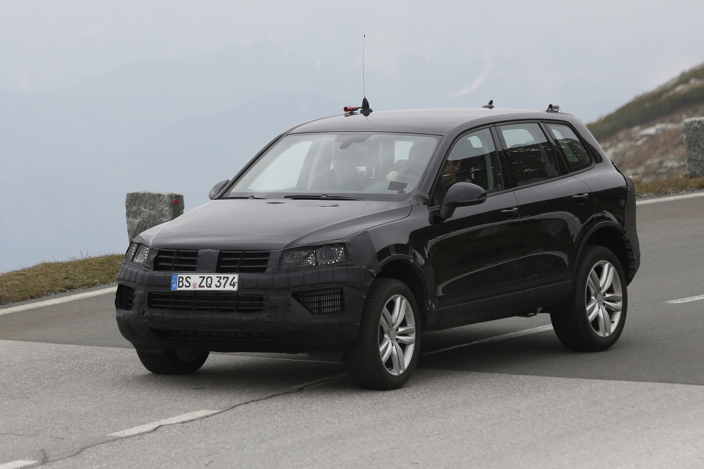 Erwischt: Erlkönig VW Touareg Facelift - SUV in Uniform