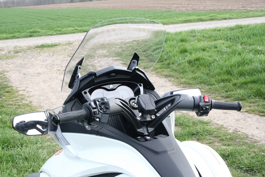 Fahrbericht Can-Am Spyder ST: Mischling