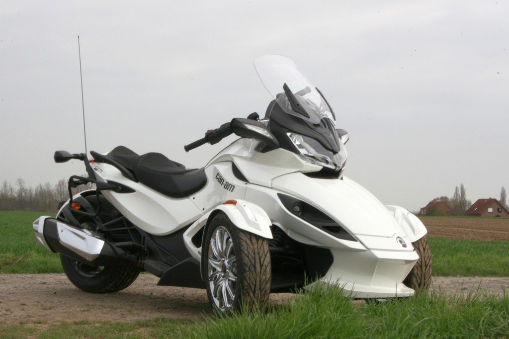 Fahrbericht Can-Am Spyder ST: Mischling