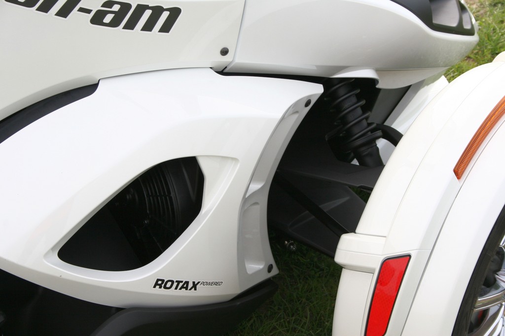 Fahrbericht Can-Am Spyder ST: Mischling