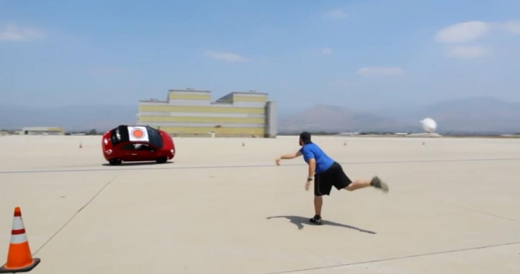 Fiat 500 + diverse Sportarten = eindrucksvolle Stunts