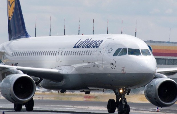 Flugzeug-Technik - Bio-Kerosin aus Algen