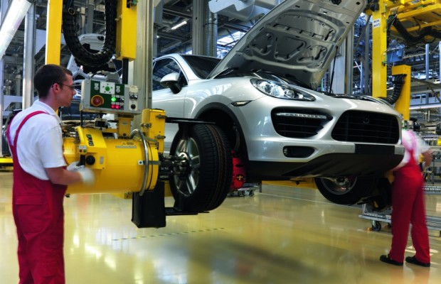 Hochwasser legt Cayenne-Produktion in Leipziger Porsche Werk lahm