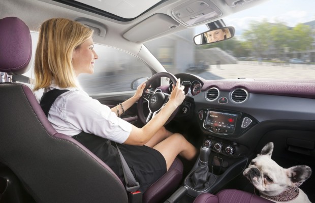 Im Opel Adam mit Siri kommunizieren