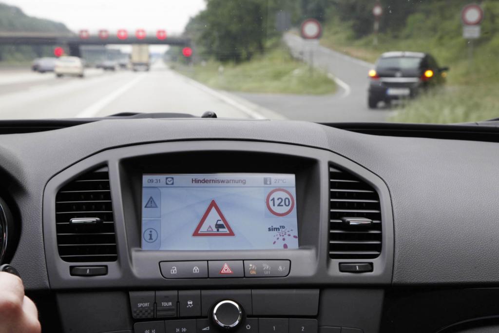 Intelligente Autos und Straßen - Pilotversuch attestiert Serienreife