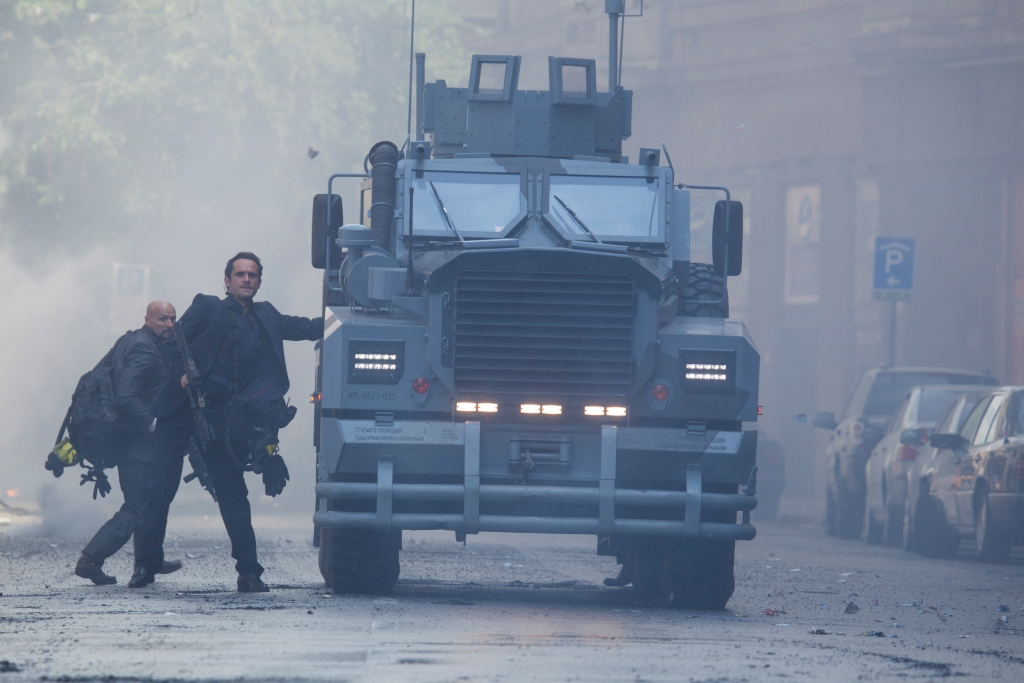 Interview mit John McClane - Larry Rippenkroeger übernimmt, wenn es Bruce Willis zu gefährlich wird