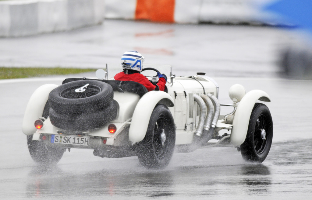 Jochen Mass fährt Mercedes-Benz SSK beim Elefantenrennen