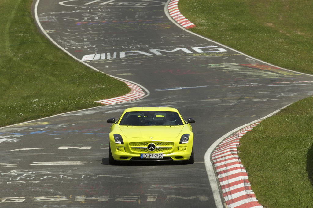 Mercedes-AMG stellt Rundenrekord in der 