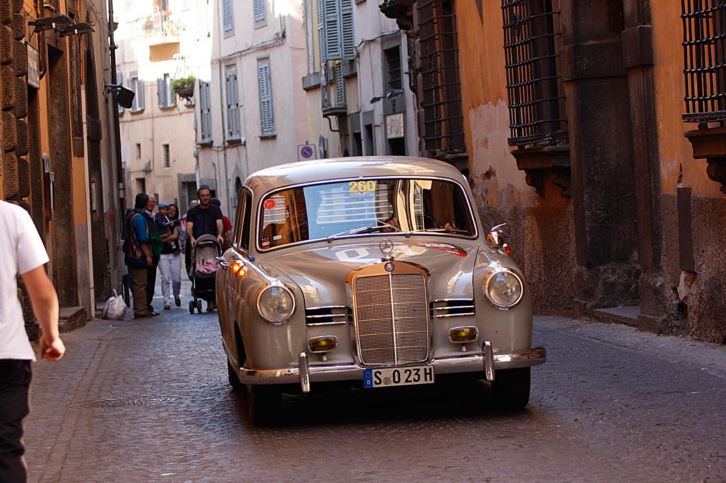 Mercedes Benz 180 D bei Mille Miglia 2011