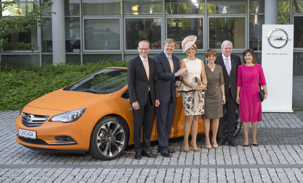 Niederländisches Königspaar bei Opel