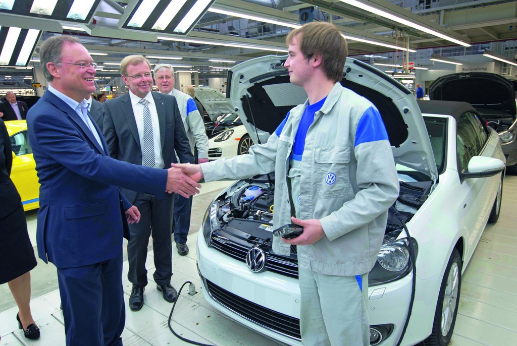 Niedersachsens Ministerpräsident besucht Volkswagen in Osnabrück