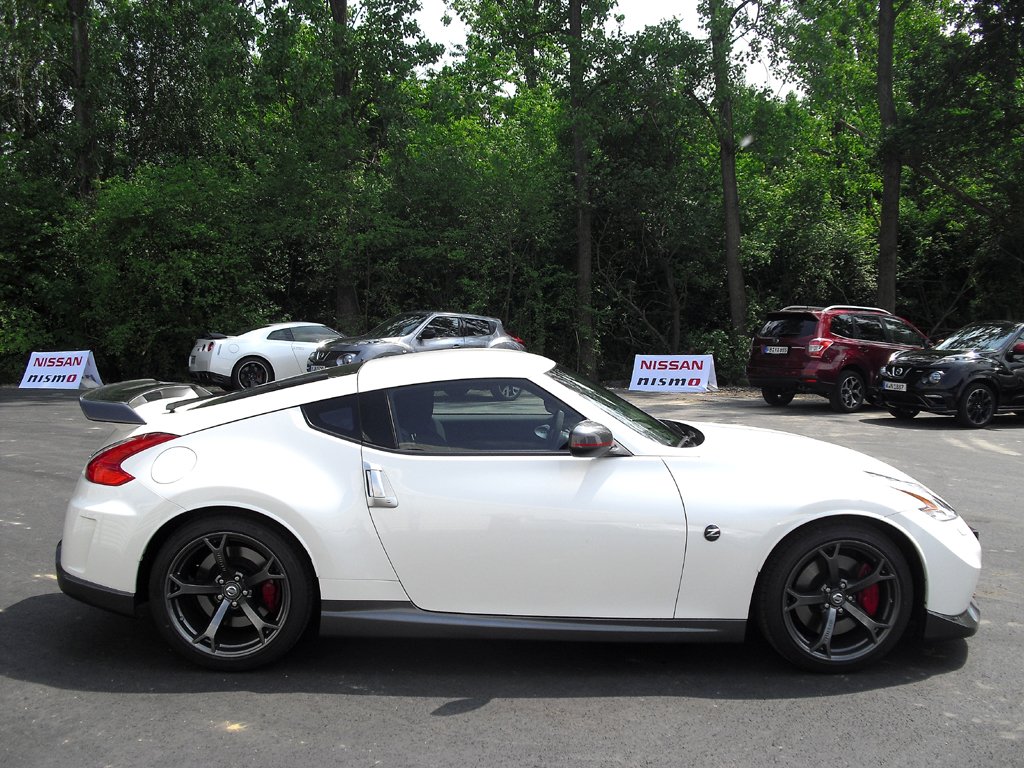 Nissan 370Z Nismo: So sieht das Coupé von der Seite aus. 