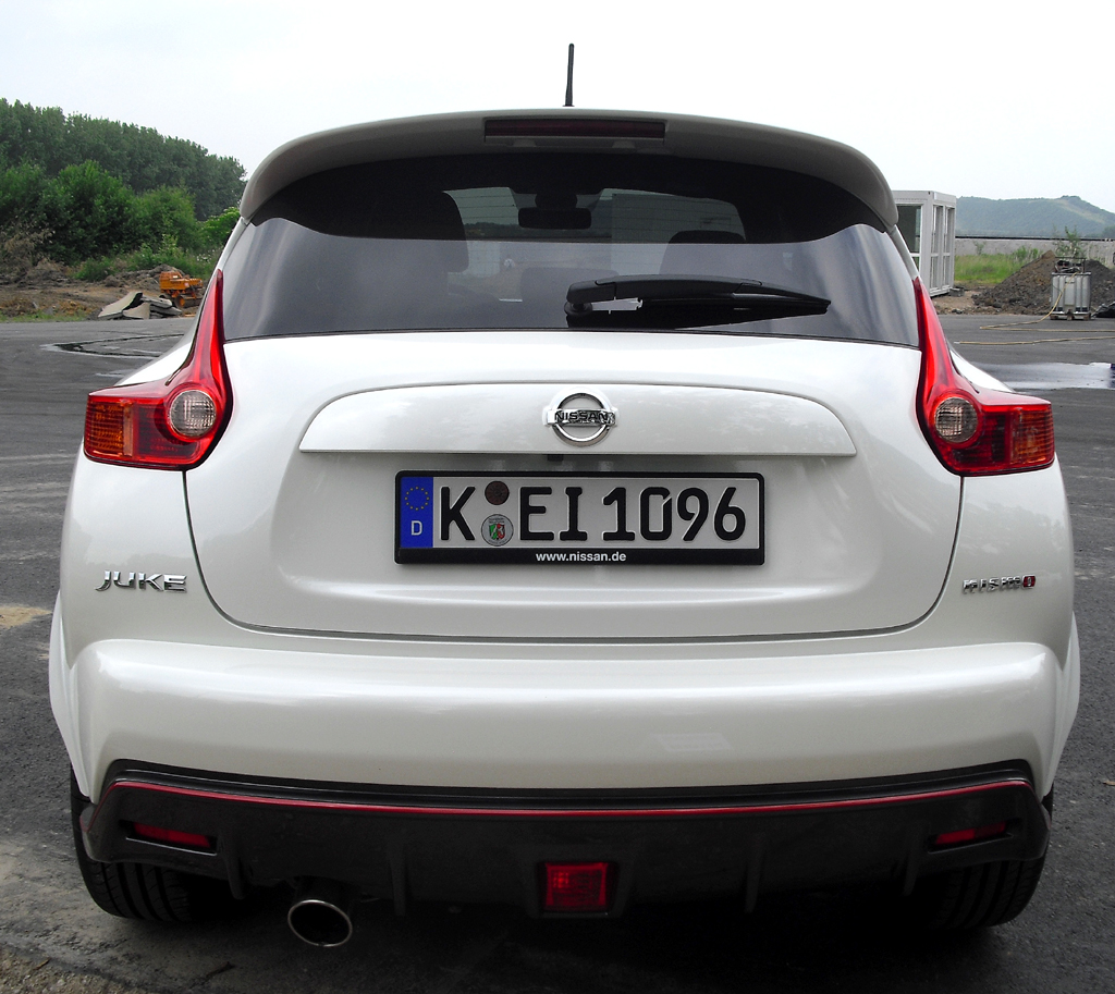 Nissan Juke Nismo: Blick auf die Heckpartie. 