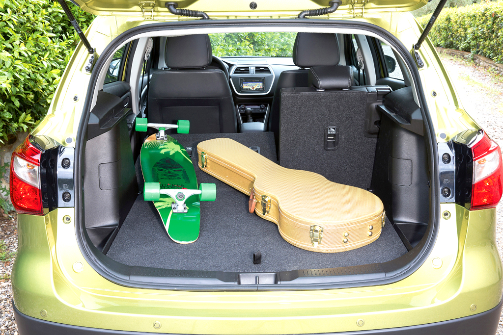 Suzuki SX4: ... mit dem größeren 430-Liter-Kofferraum. 