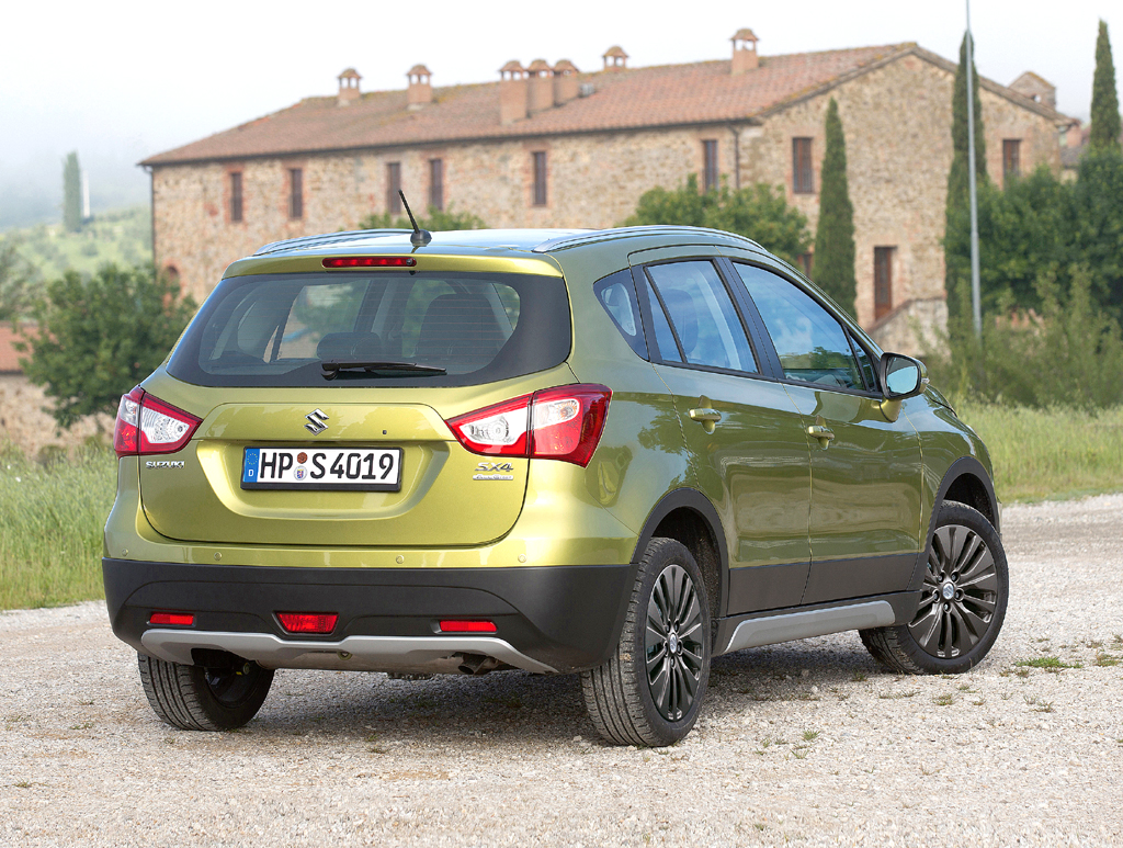 Suzuki SX4: Blick auf die Heckpartie ... 