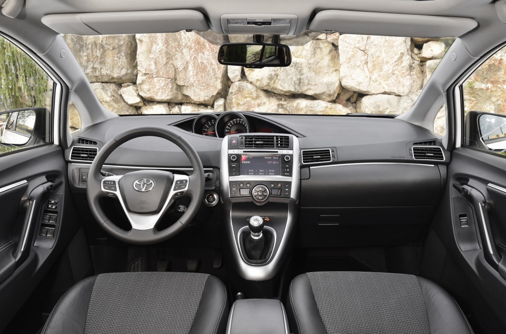 Test Toyota Verso 2.0 D-4D – Der Van mit den zwei Gesichtern