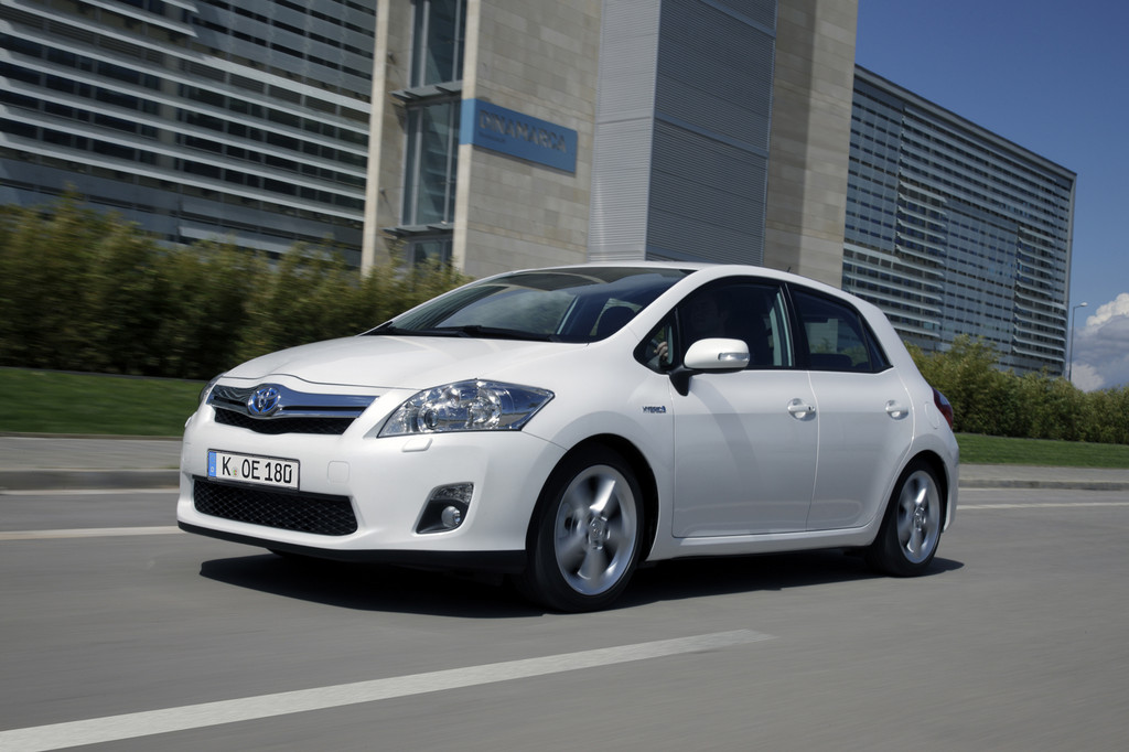 Toyota Auris Hybrid glänzt im Dauertest