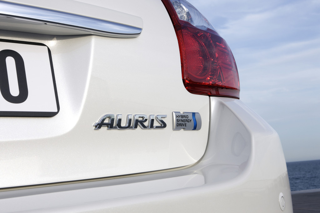 Toyota Auris Hybrid glänzt im Dauertest