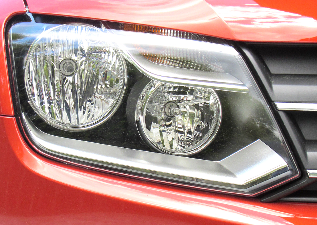 VW Amarok Canyon: Moderne Leuchteinheit vorn. 