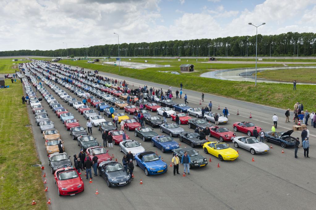 Weltrekord mit 683 Mazda MX-5