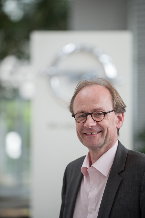 Wie nutzen Autohersteller soziale Netzwerke?: auto.de im Gespräch mit Dietmar Thate, Social Media, Opel