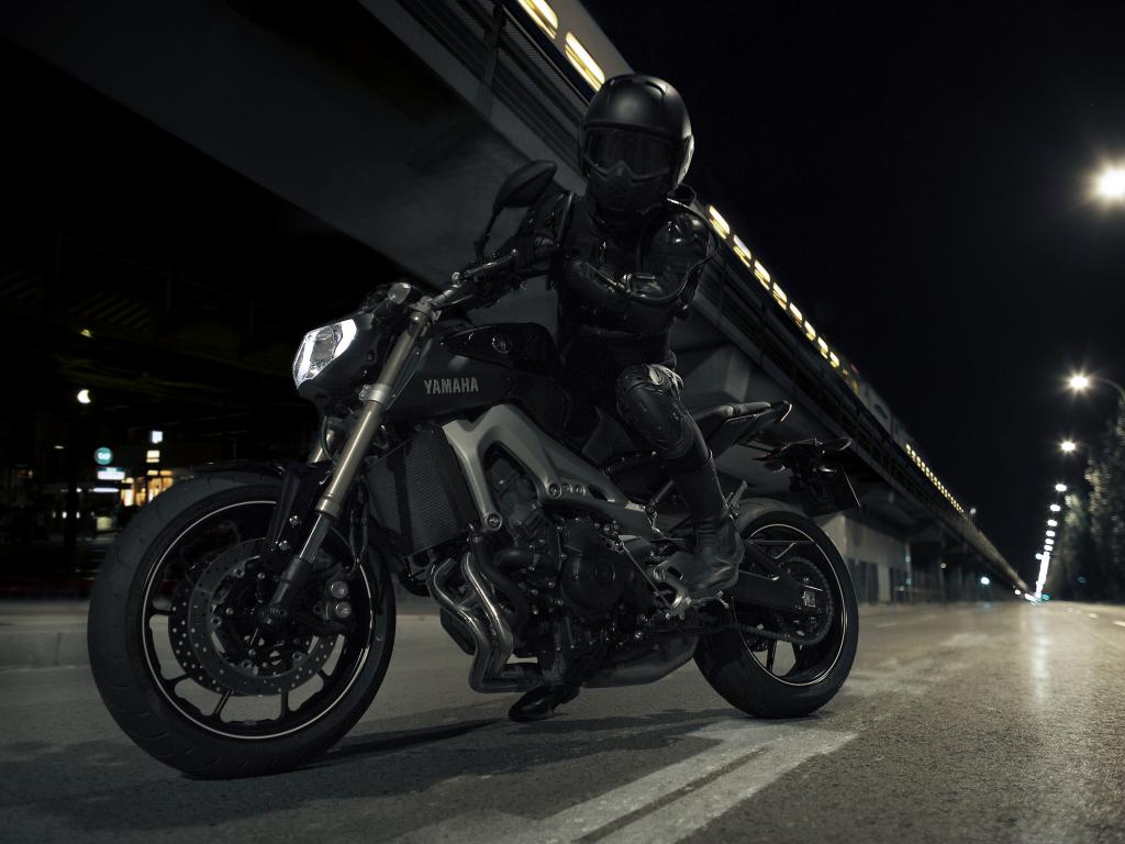 Yamaha mit neuem Dreizylinder-Naked-Bike
