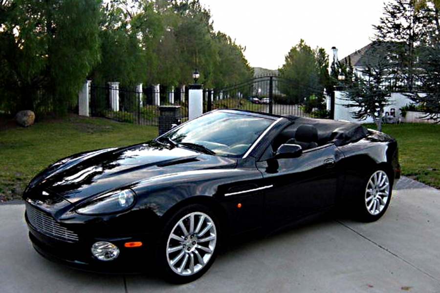 Aston Martin V