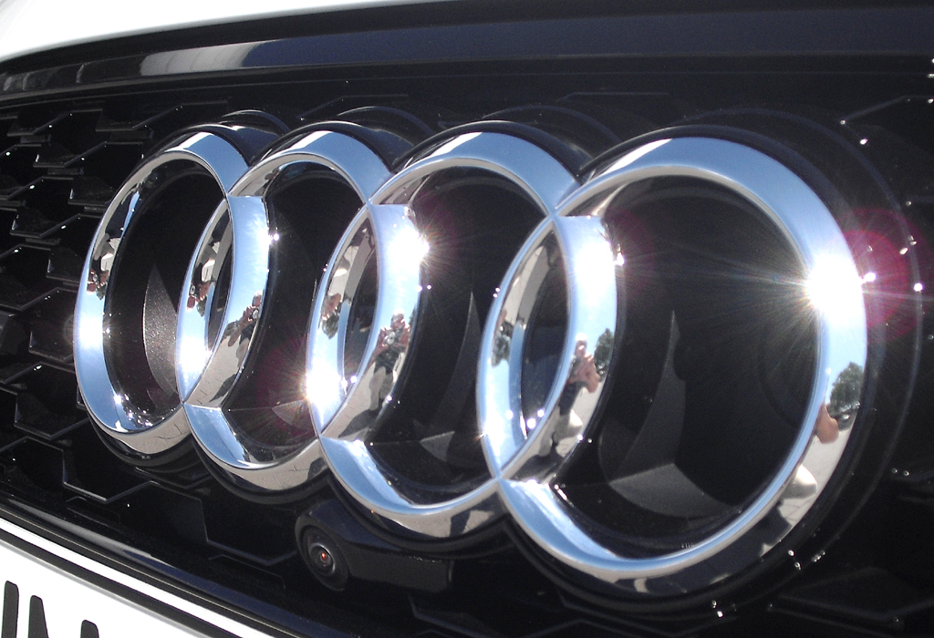 Audi RS7 Sportback: Die vier Markenringe sitzen vorn mittig im oberen Lufteinlass. 