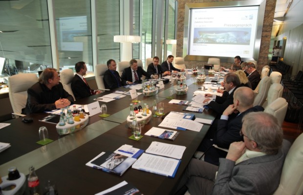 Autonomes Fahren, Autos aus Papier, Elektro-Fahrzeuge: Symposium »Zulieferer Innovativ 2013« schließt erfolgreich