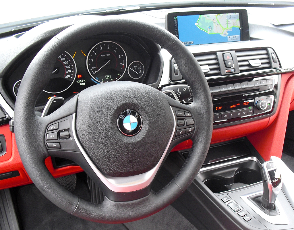 BMW 4er Coupé: Blick ins Cockpit. 
