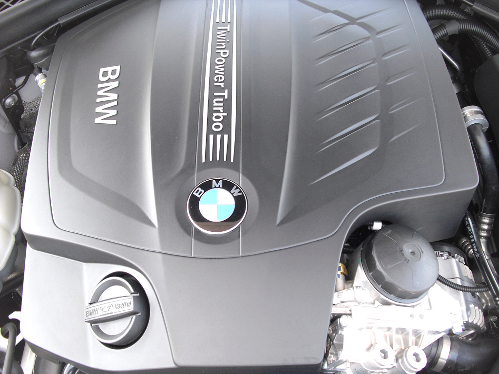 BMW 4er Coupé: Blick unter die Haube, hier beim Sechszylinder-Benziner 435i. 