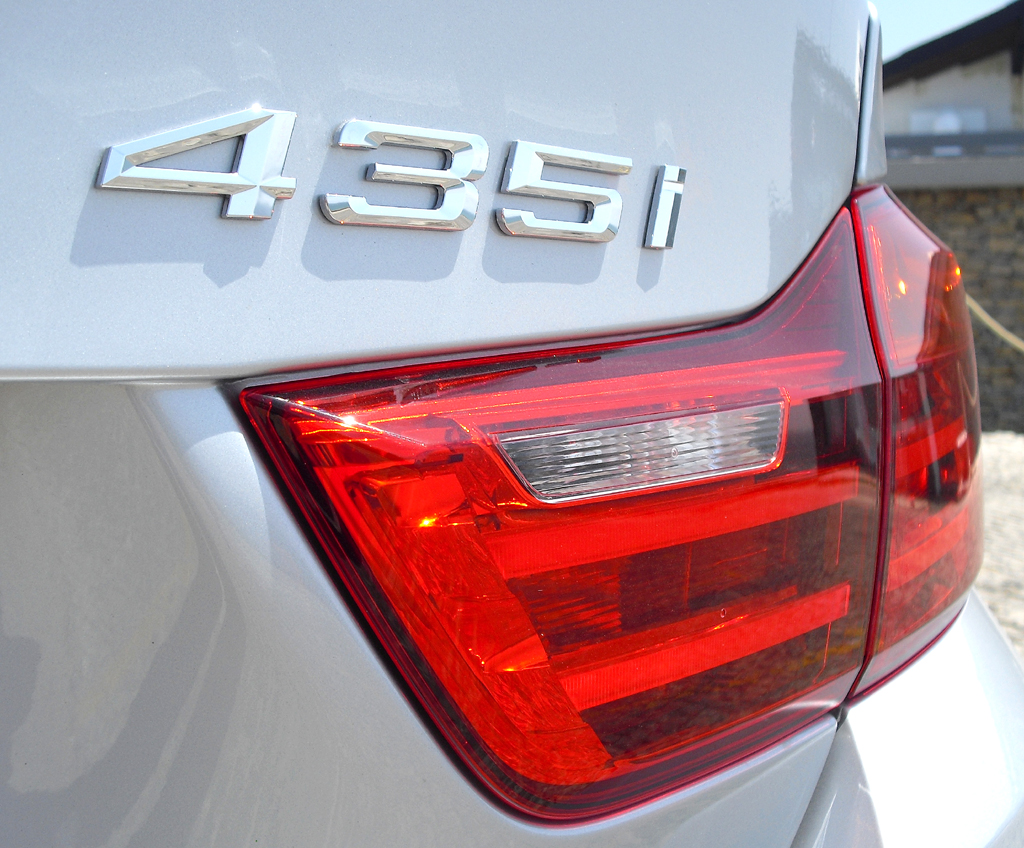 BMW 4er Coupé: Ins Gepäckabteil passen erweiterbare 445 Liter hinein. 