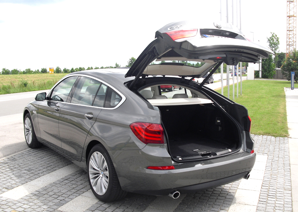 BMW 5er: Mit 500 fasst das Gepäckabteil jetzt gleich 50 Liter mehr. 