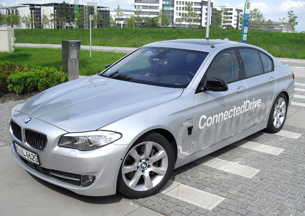 BMW-Forschungsfahrzeug für hochautomatisiertes Fahren. 