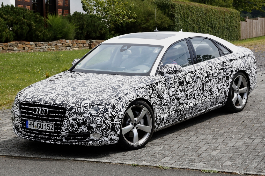 Erwischt: Erlkönig Audi A8 Facelift – Treffen der Generationen