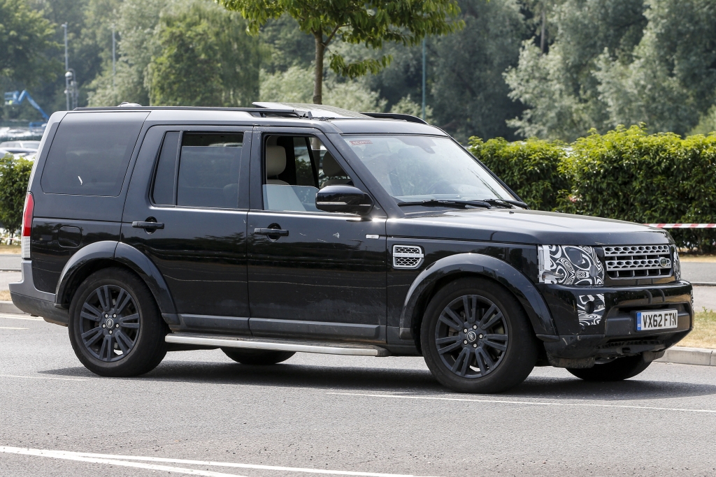 Erwischt: Erlkönig Land Rover Discovery Facelift – Erkenne den Unterschied