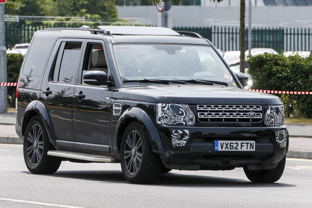 Erwischt: Erlkönig Land Rover Discovery Facelift – Erkenne den Unterschied