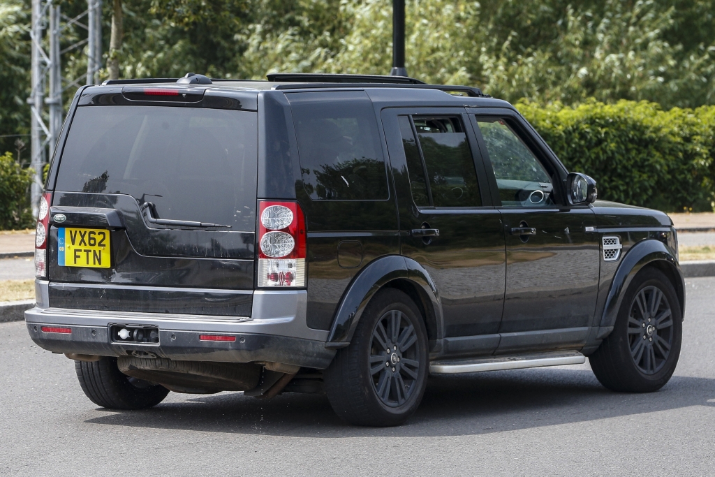 Erwischt: Erlkönig Land Rover Discovery Facelift – Erkenne den Unterschied