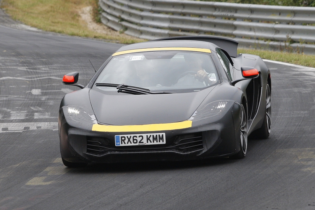 Erwischt: Erlkönig McLaren 12C  – Er lässt die Hüllen langsam fallen