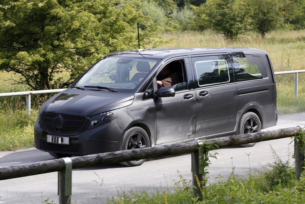 Erwischt: Erlkönig Mercedes Viano – Nasenkorrektur für die nächste Generation