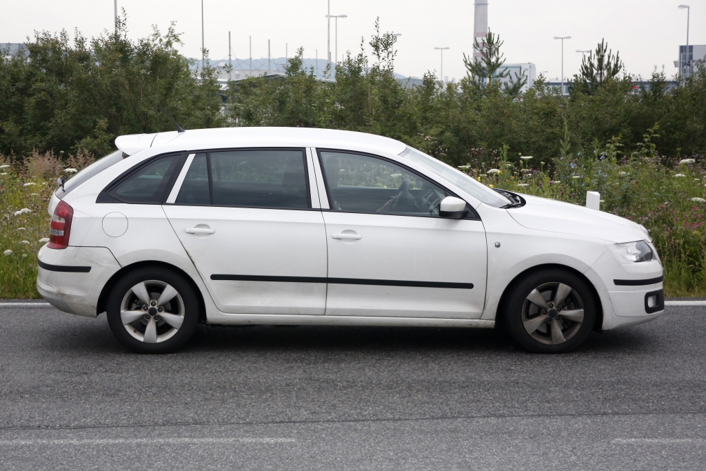 Erwischt: Erlkönig Škoda Rapid Spaceback – Kombi kommt noch 2013!