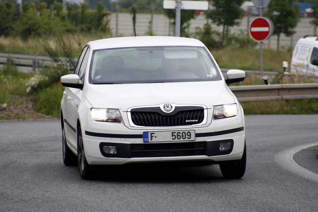 Erwischt: Erlkönig Škoda Rapid Spaceback – Kombi kommt noch 2013!